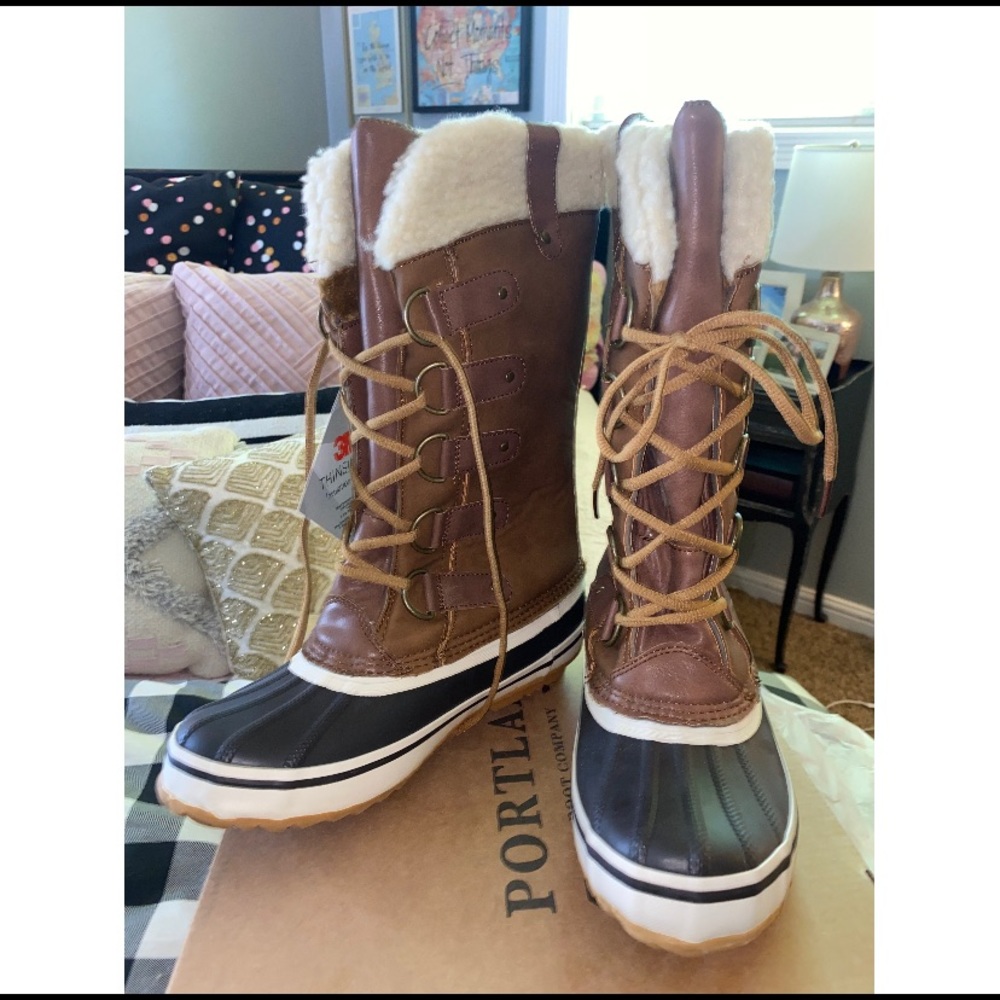 Snow boots